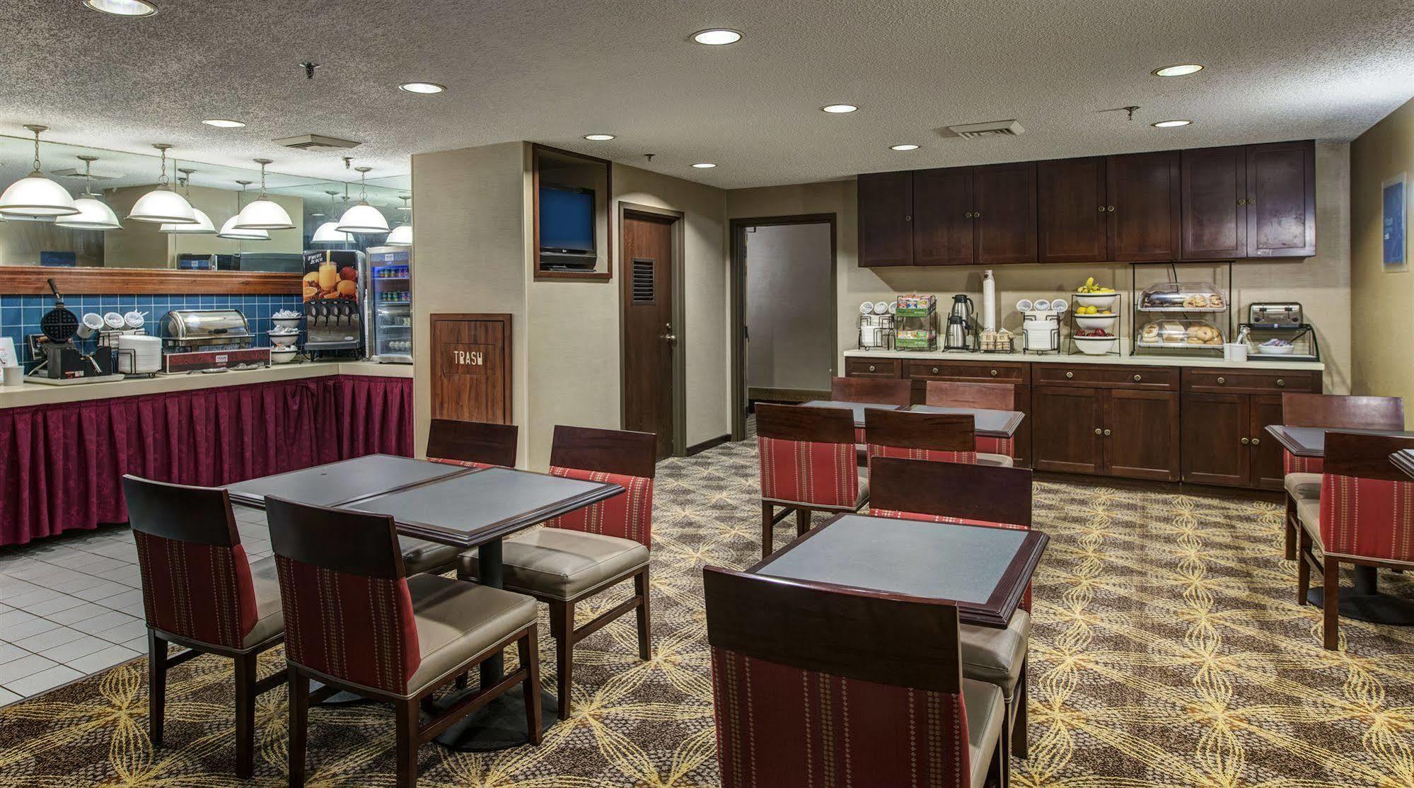 Comfort Inn - Hall Of Fame Canton Esterno foto